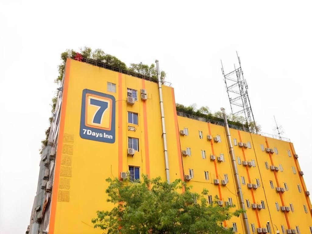 7 Days Inn Chengdu Sichuan University South Railway Station Exterior photo