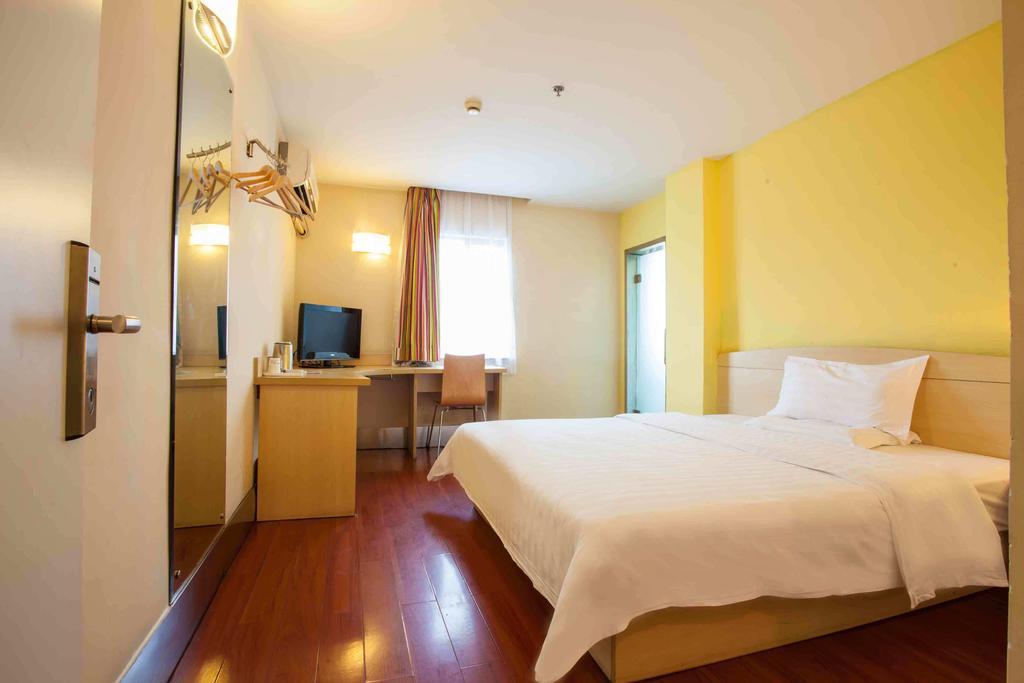 7 Days Inn Chengdu Sichuan University South Railway Station Room photo